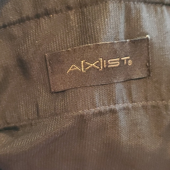 Axist - Picture 5 of 8